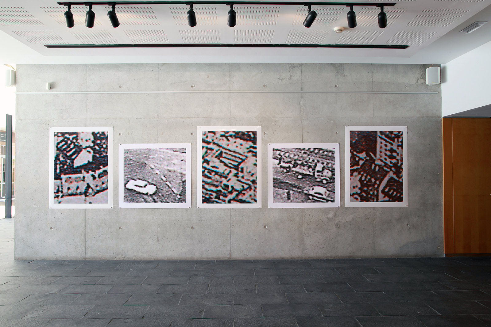 01_weisser-als-weiss-richters-koepfe_francisco-paco-carrascosa_city-1-5_gandia-ausstellung-es