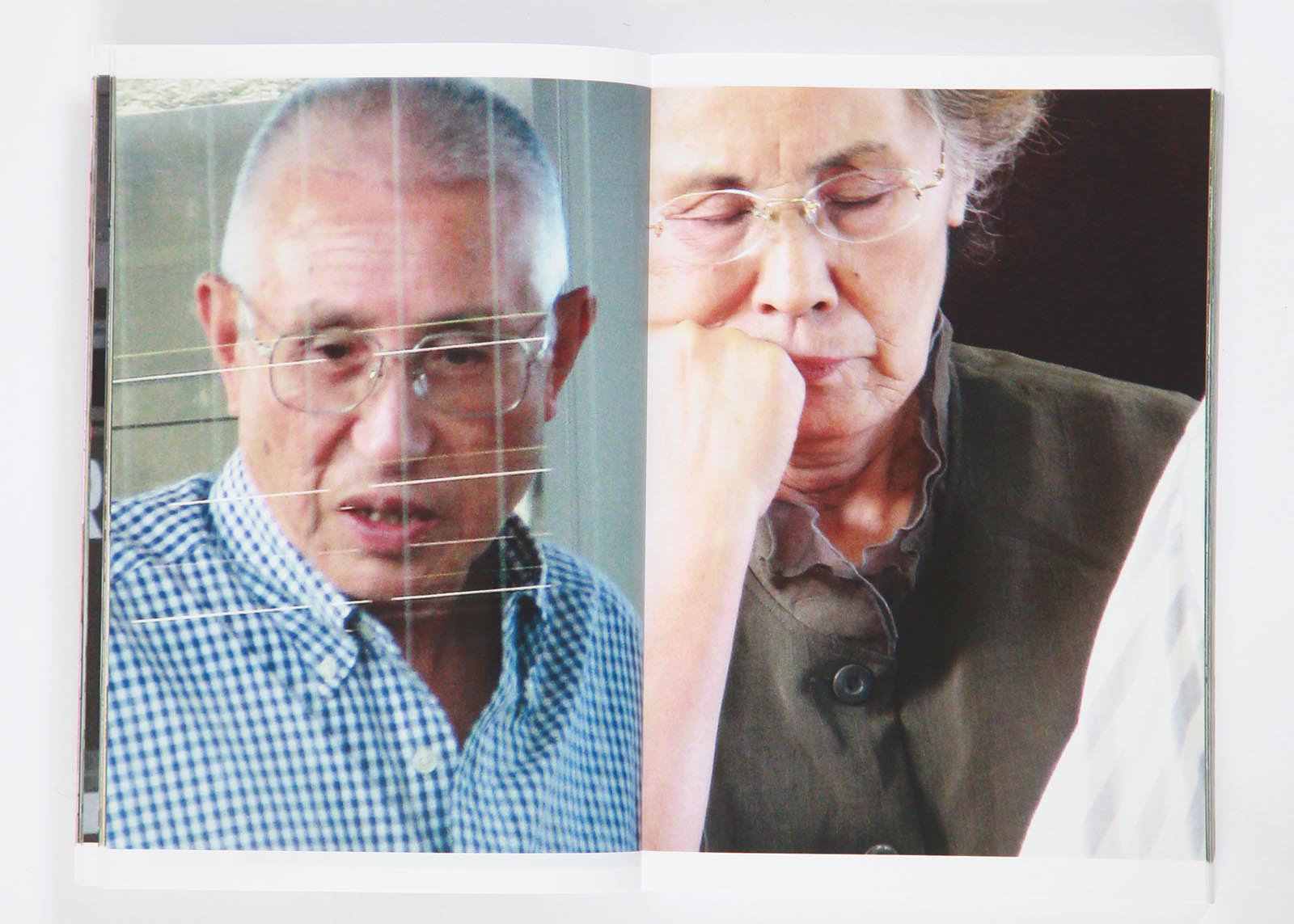 02_johnnie-walker-on-the-beach_francisco-paco-carrascosa_doppelseite_mann-frau-schlafend-jp-1600px