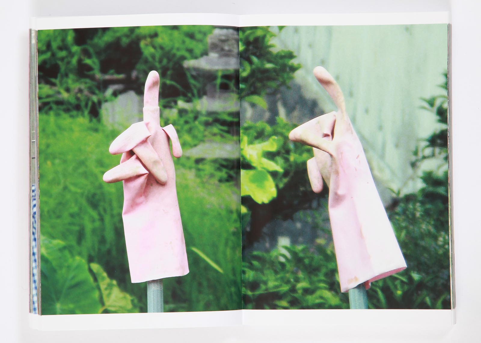 03_johnnie-walker-on-the-beach_francisco-paco-carrascosa_doppelseite_gummi-handschuhe-jp-es-1600px