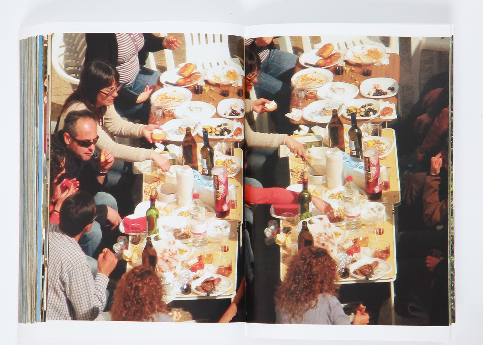 05_johnnie-walker-on-the-beach_francisco-paco-carrascosa_doppelseite_esstafel-sonntag-es-1600px